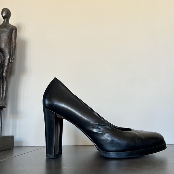 Banana Republic leather block heel pumps 71/2 black - Picture 5 of 9